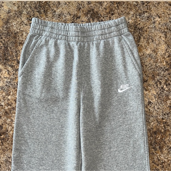 Nike Sportswear Club Fleece Sweatpants Big Kids L Heather Grey New Without Tags - Picture 3 of 10